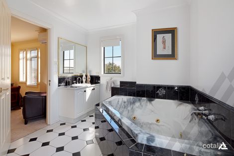 Property photo of 1 Oak Court Warragul VIC 3820