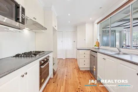 Property photo of 75 Carronvale Road Mooroolbark VIC 3138