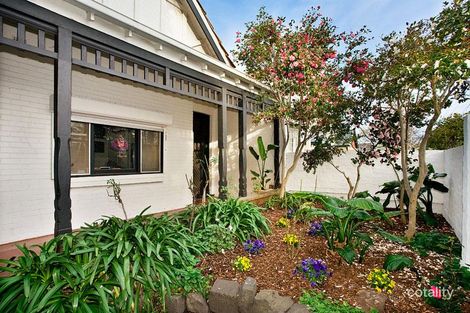 5 Carnarvon Rd, Caulfield North, VIC 3161