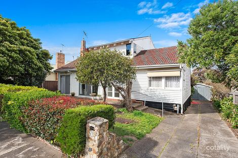 17 Bayview Pde, Hamlyn Heights, VIC 3215