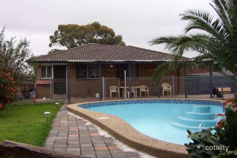 Property photo of 20 Willow Drive Avondale Heights VIC 3034