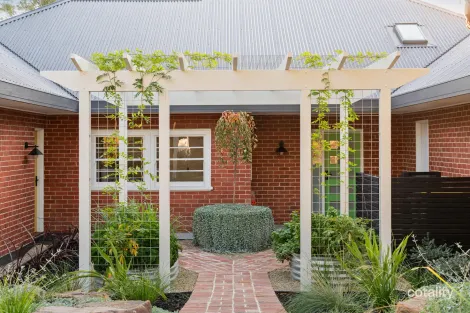 Property photo of 7 Batman Road Eltham VIC 3095