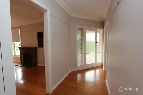 Property photo of 9 Norman Court Highton VIC 3216