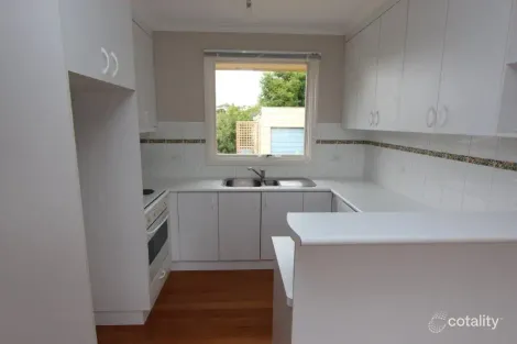 Property photo of 9 Norman Court Highton VIC 3216