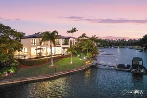 2122 Fernlea Cl, Hope Island, QLD 4212