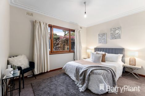 Property photo of 11 Jones Crescent Rosanna VIC 3084
