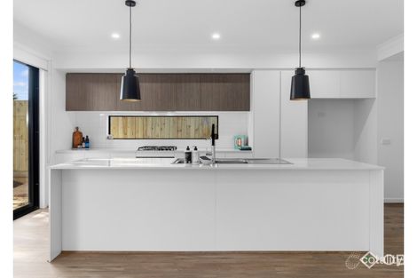Property photo of 22 Shoreline Crescent Carrum Downs VIC 3201