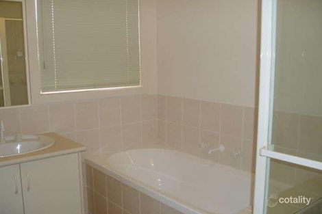 Property photo of 10 Grassland Crescent Cairnlea VIC 3023