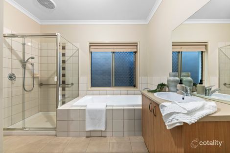 Property photo of 21 Lewisham Place Craigieburn VIC 3064