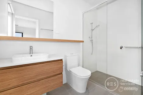 Property photo of 28 Hardwood Grove Donnybrook VIC 3064