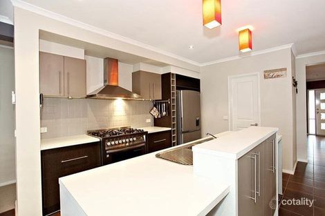 Property photo of 40 Sandover Drive Roxburgh Park VIC 3064