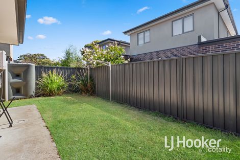 2/15 Frederick St, Dandenong, VIC 3175
