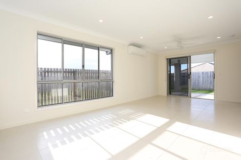 Property photo of 20 Moor Circuit Warner QLD 4500