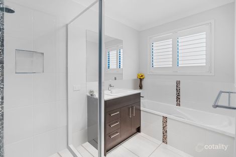 Property photo of 18 Burnett Drive Holmview QLD 4207
