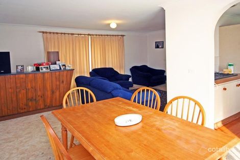 Property photo of 27 Macquarie Court Cranbourne North VIC 3977