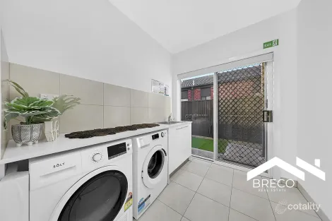 Property photo of 13 Flores Road Craigieburn VIC 3064