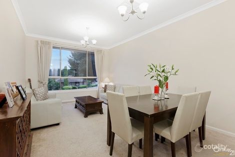 Property photo of 2 Pinto Close Endeavour Hills VIC 3802