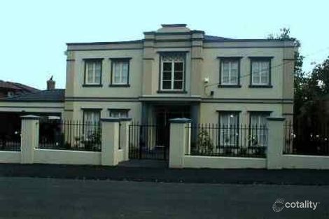 2 Avenue Rd, Camberwell, VIC 3124