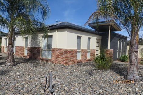 Property photo of 8 Lavender Rise Red Cliffs VIC 3496