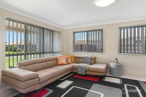 Property photo of 23 Higgs Circuit Wynnum West QLD 4178