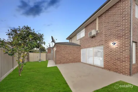 Property photo of 12 Watersedge Way Roxburgh Park VIC 3064
