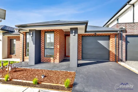 Property photo of 29 Benoit Circuit Clyde North VIC 3978