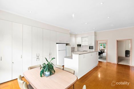 Property photo of 11 Manor Grove Caulfield North VIC 3161