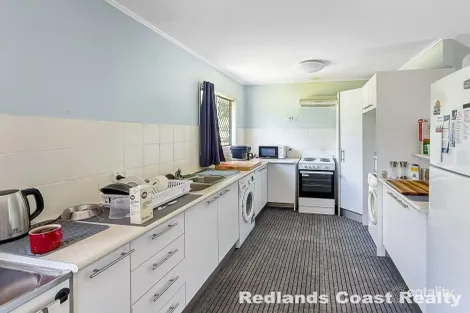 Property photo of 10 Roebuck Road Russell Island QLD 4184
