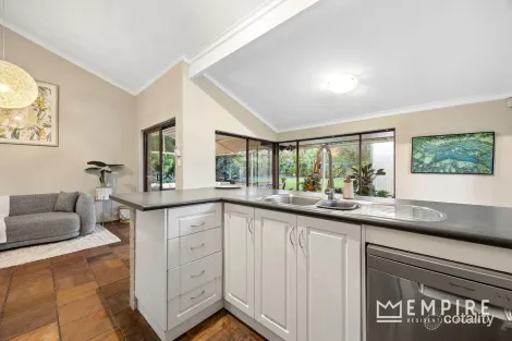 Property photo of 12 Knot Way Yangebup WA 6164