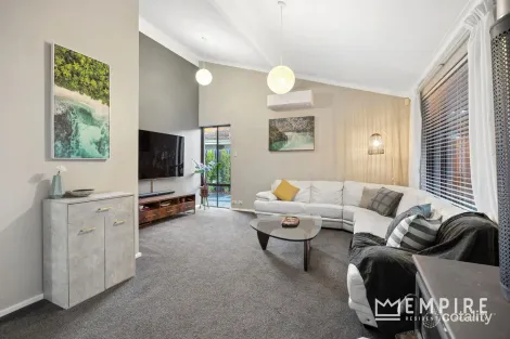 Property photo of 12 Knot Way Yangebup WA 6164
