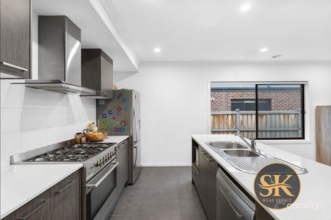 Property photo of 34 Squadron Road Point Cook VIC 3030