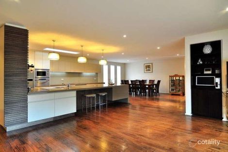 Property photo of 1 Glasson Square Mount Waverley VIC 3149