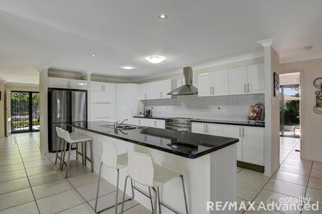 38 Reeders St, Sandstone Point, QLD 4511