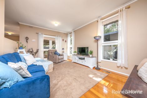 Property photo of 14 Fadden Grove Sunbury VIC 3429