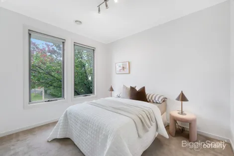Property photo of 65 Ringtail Circuit Maidstone VIC 3012