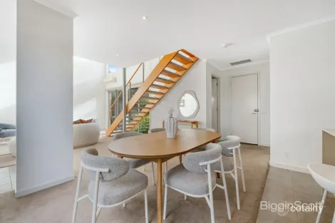 Property photo of 65 Ringtail Circuit Maidstone VIC 3012