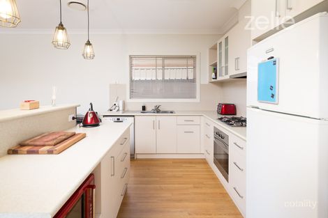 Property photo of 21 Honeyeater Circuit Thurgoona NSW 2640