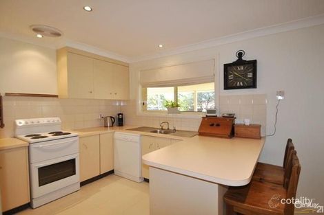 Property photo of 16 Hellyer Court Dubbo NSW 2830
