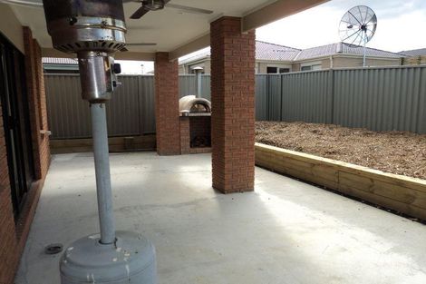 Property photo of 19 Pipetrack Circuit Cranbourne East VIC 3977