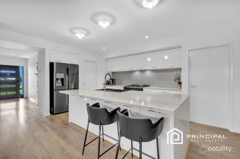 Property photo of 24 Carlyle Crescent Clyde North VIC 3978
