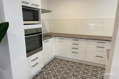 Property photo of 2/120 The Esplanade Paradise Point QLD 4216