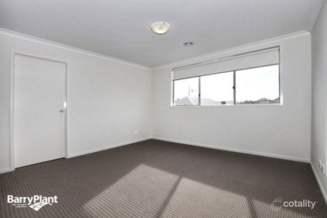 Property photo of 14 Grattan Cove Craigieburn VIC 3064