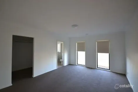 Property photo of 10 Ventasso Street Clyde North VIC 3978