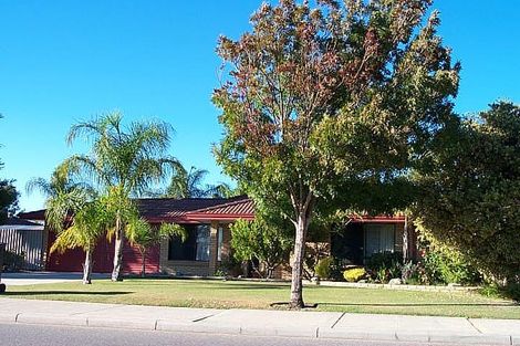 11 Forest Cres, Thornlie, WA 6108