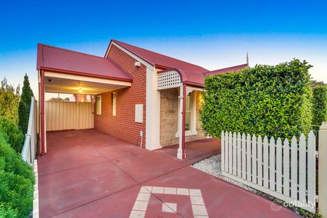 Property photo of 4 Woodbine Close Craigieburn VIC 3064