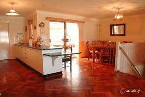 Property photo of 8 Day Dawn Place Erina NSW 2250