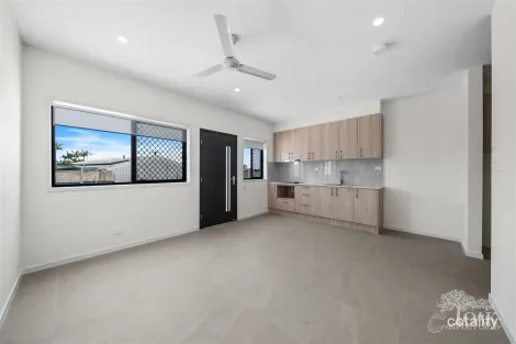 15 Cresthill Ave, Regents Park, QLD 4118