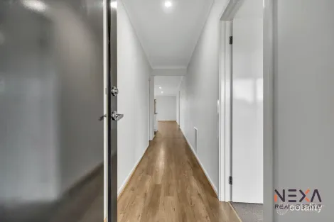 Property photo of 5 Feedwater Road Donnybrook VIC 3064