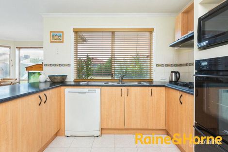 Property photo of 13 Eldershaw Drive Lynbrook VIC 3975