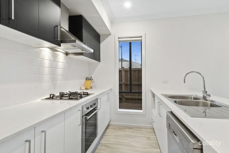 Property photo of 9 Flanagan Close Armstrong Creek VIC 3217